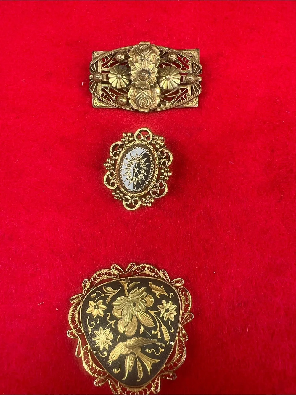 Vintage-Inspired Gold and Black Floral Brooch Set - Women Jewelry
